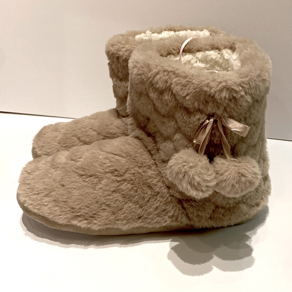 Heart Shaped Soft Fur Memory Foam Bootie Slipper! Comfortable & Warm!!!